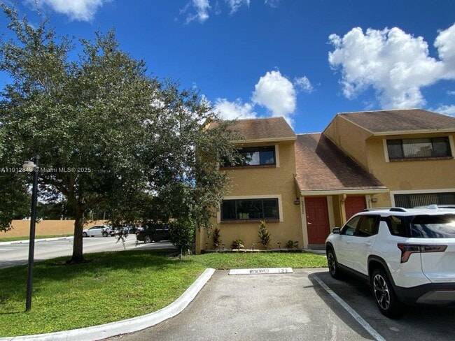 Building Photo - 3282 N Pine Island Rd