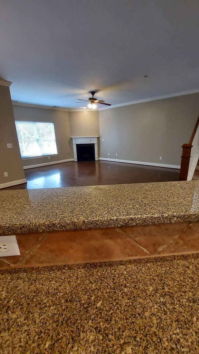 Building Photo - 4596 Sawmill Pl
