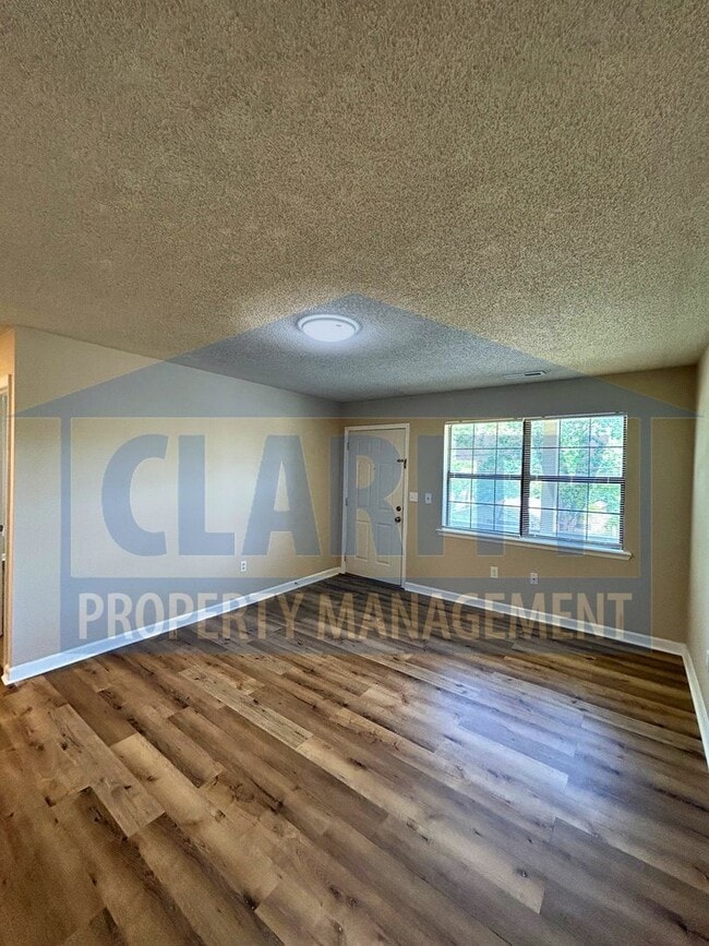 Building Photo - 3038/3040 Blue Springs Rd