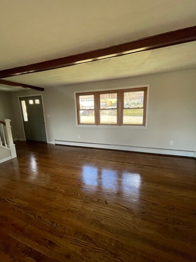 Building Photo - 1009 Beechwood Ln