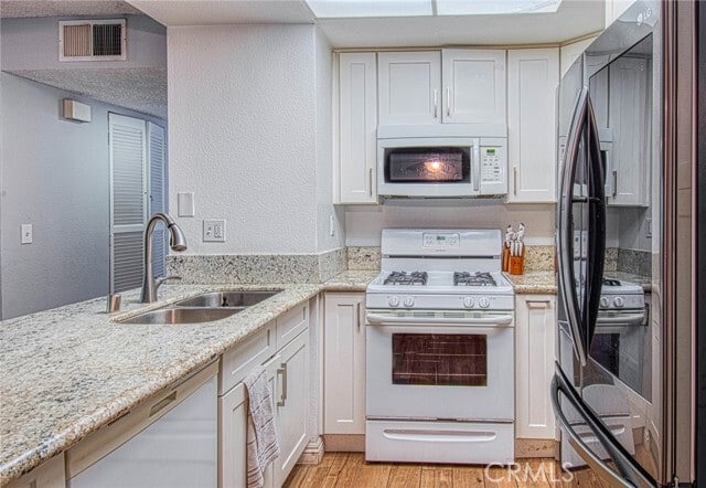 Building Photo - 24407 Avenida De Los Ninos