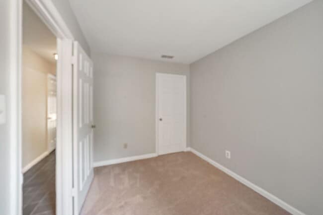 Building Photo - Updated // 3 Bedroom 2 Bathroom Condo // A...