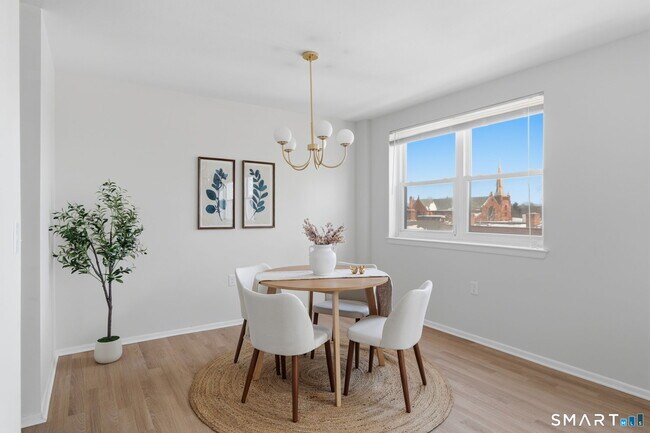 Building Photo - 887 Farmington Ave