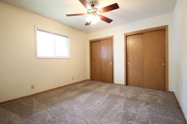 Interior Photo - 37th Place