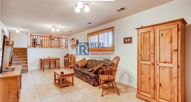 Building Photo - 7361 S Quince St