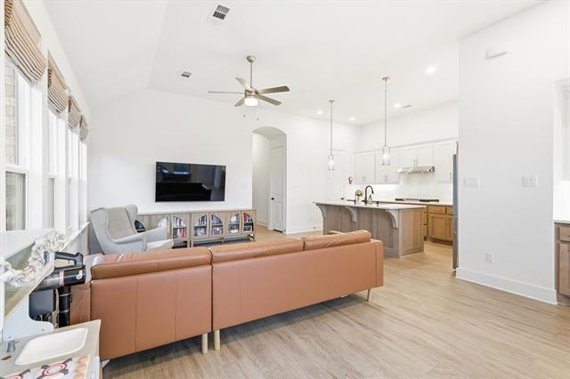 Building Photo - 1417 Sandhill Ln