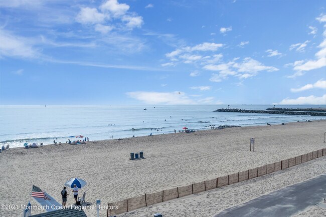 Building Photo - 369 Beach Front