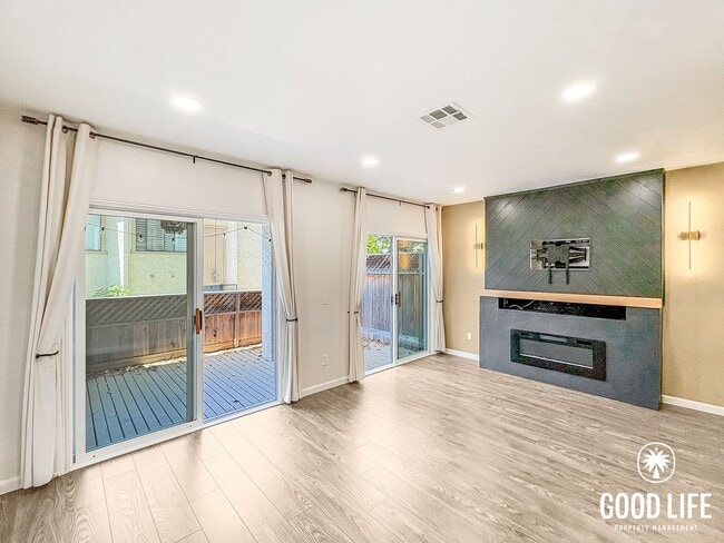 Building Photo - SD: 2BD/2.5BA Condo in Carlsbad with Community Pool, Two Balconies & Assigned Parking