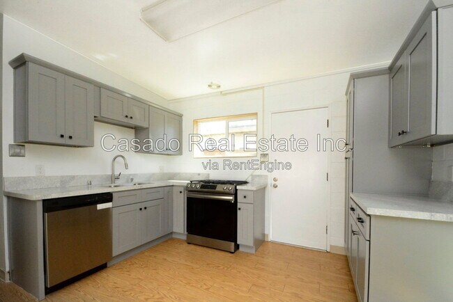 Building Photo - 13958 Dunton Dr