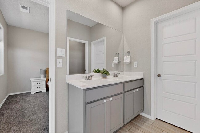 Building Photo - 832 Amatista Lp SE