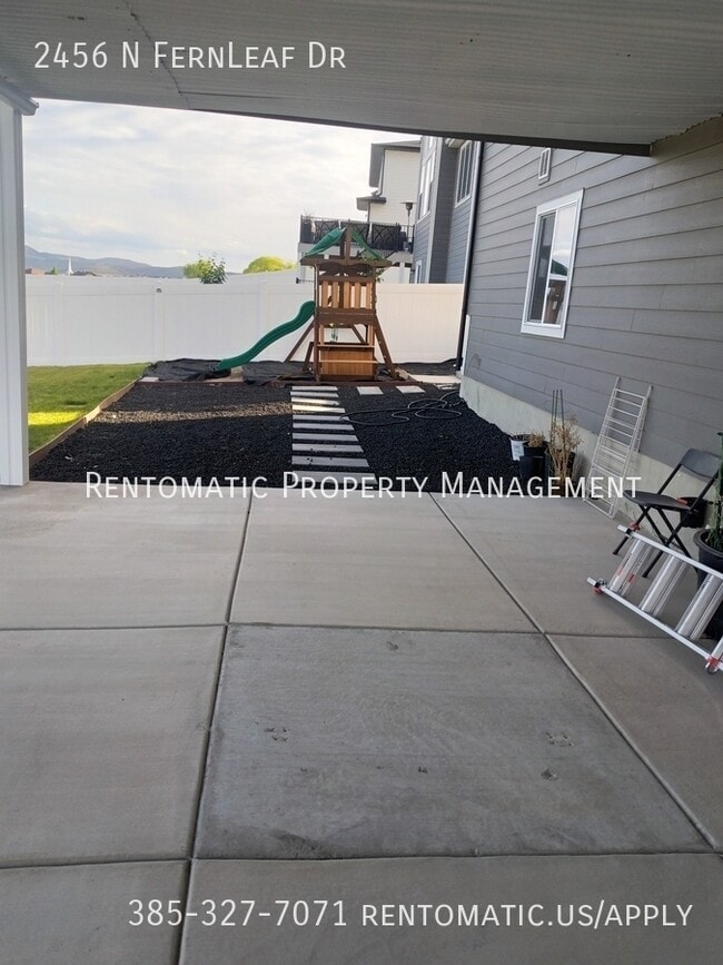 Building Photo - 2456 N Fernleaf Dr