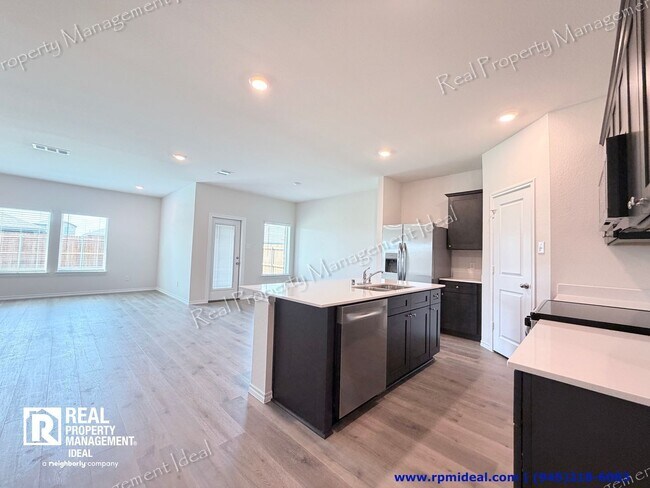 Building Photo - 621 Dunhill Rd