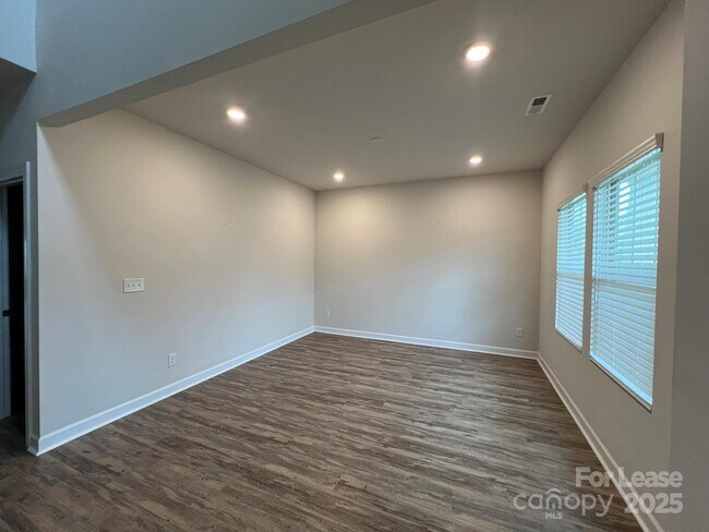 Building Photo - 12516 Stoneybrook Station Pkwy