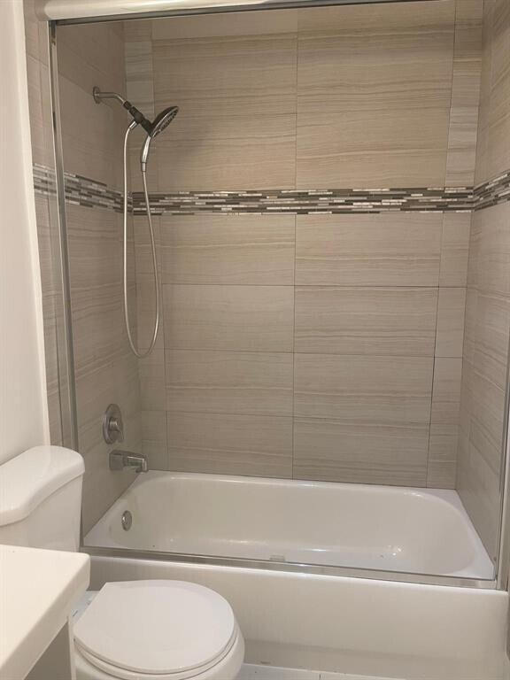 Building Photo - 4135 Eastridge Cir