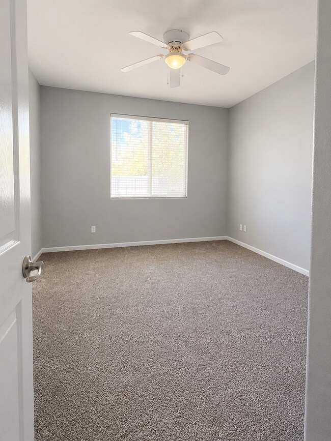 Building Photo - 523 Beckman Way