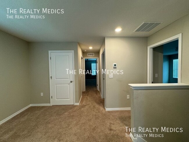 Building Photo - 2327 Ashberry Ridge Dr