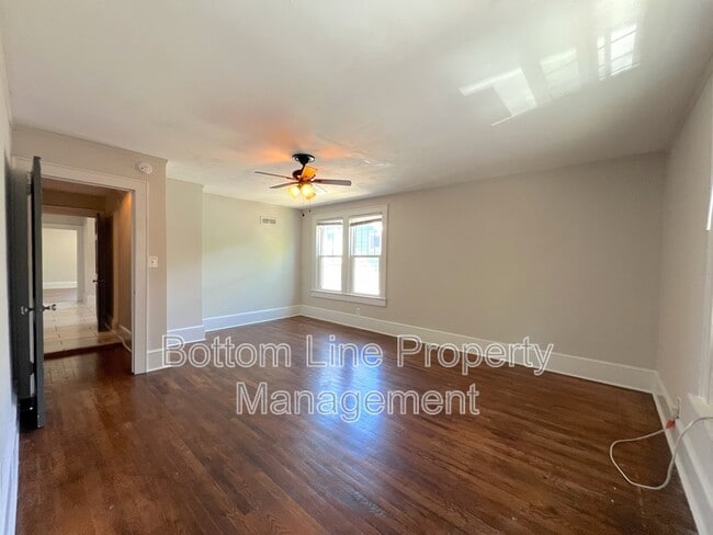 Building Photo - 600 Hawthorne Ln