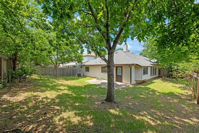 Building Photo - 705 Catumet Dr