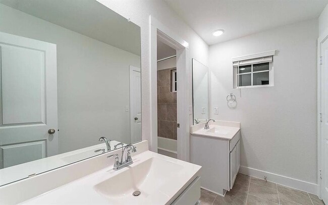 Building Photo - 213 Alicante Ln