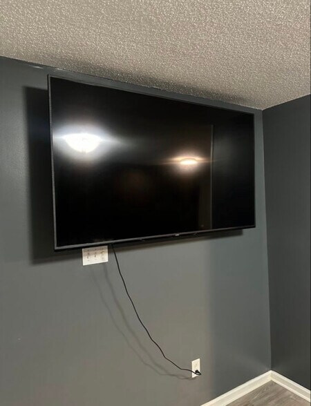 Building Photo - 15 Grove Park Rd