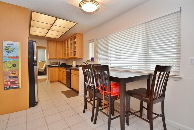 Building Photo - $3,990 /Beautiful 3BR/ 2BA Home in Fremont City