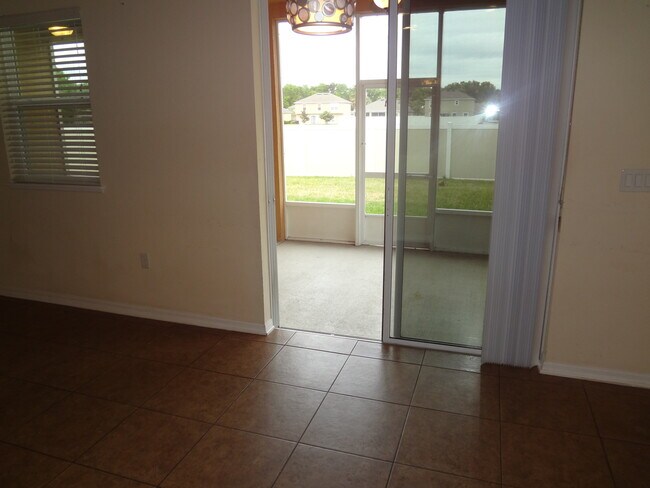 Building Photo - Beautiful 3BR Home in Mallory Square, Lawn Care Included