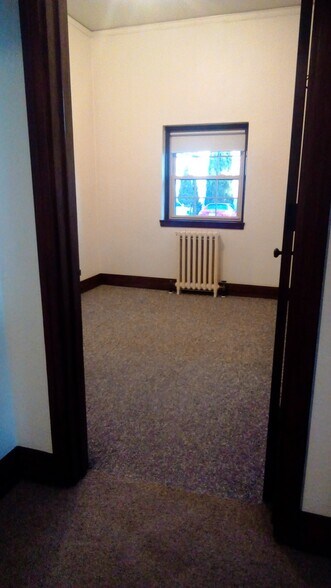 Building Photo - 27 State N St