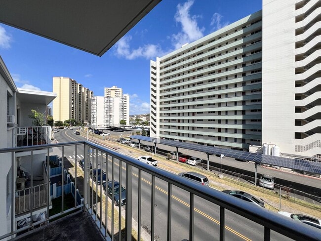 Building Photo - Kama'aina Hale #405