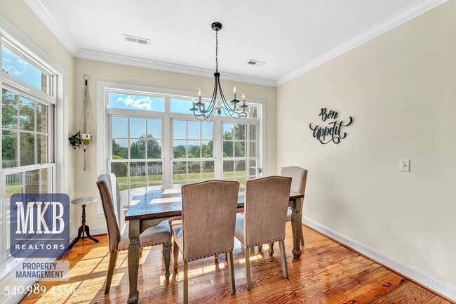 Building Photo - 7621 Nandina Dr