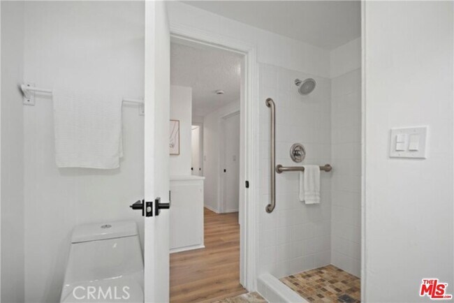 Building Photo - 18244 Jovan St