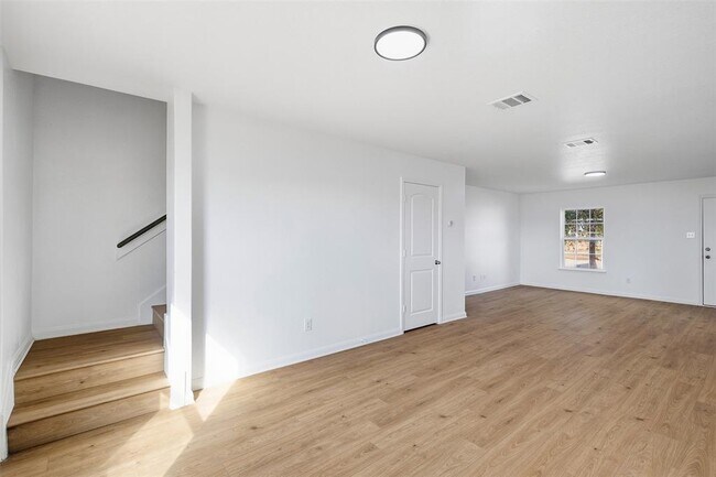 Building Photo - 1013 Woodward Ct