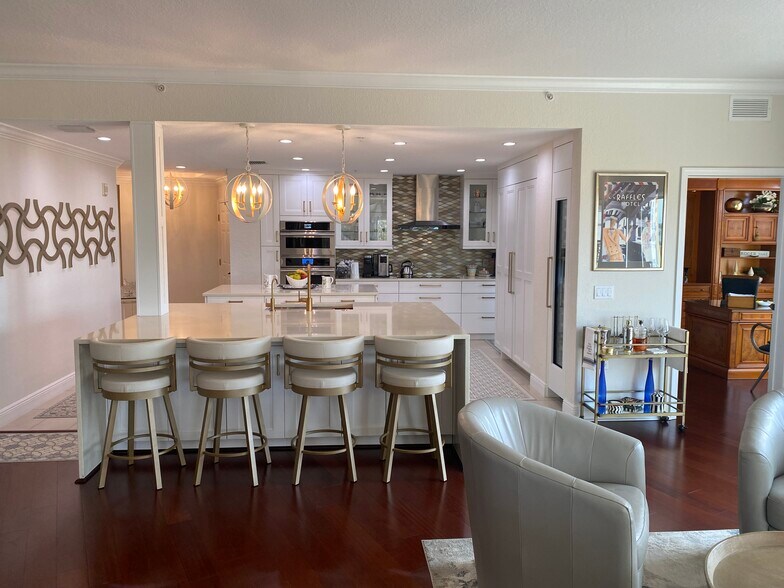 Building Photo - 1188 N Tamiami Trl