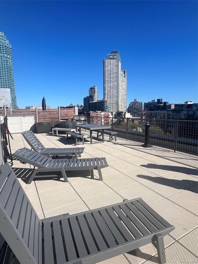 Building Photo - 11-25-25 45th Ave