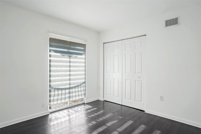 Building Photo - 46 NW 85th Ct