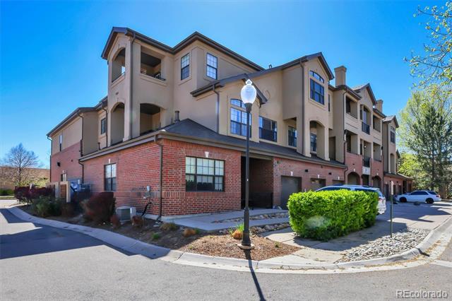 Building Photo - 209 Quebec St