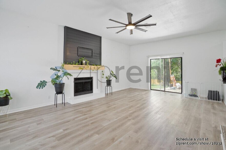 Building Photo - 9830 Sugarloaf Dr