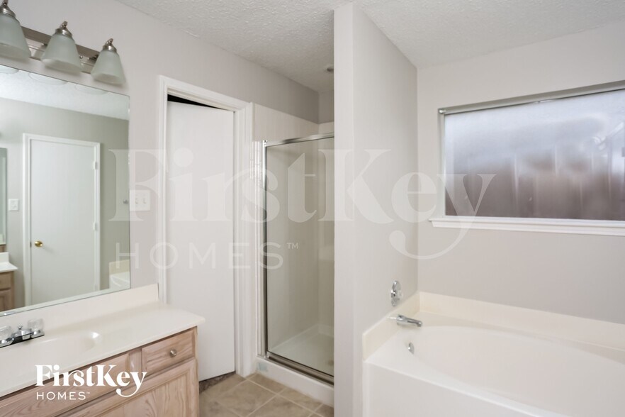 Building Photo - 433 Asbury Dr