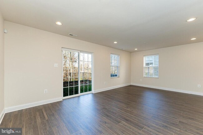 Building Photo - 3679 Duckhorn Way