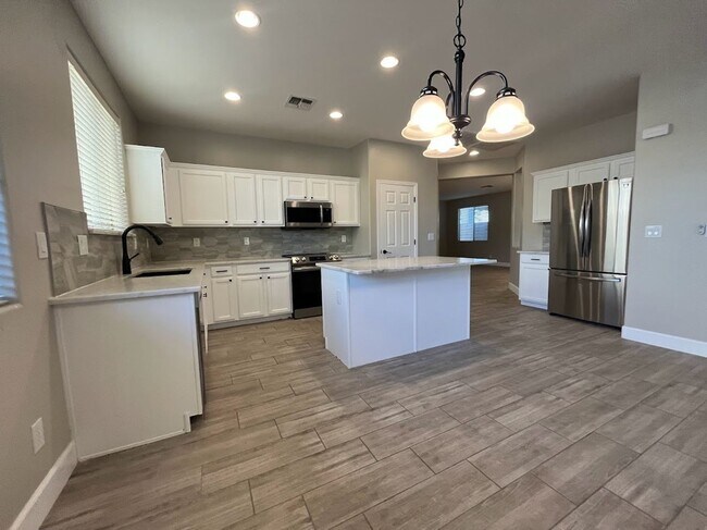 Building Photo - Cozy Cul De Sac house FOR RENT in a GREAT location