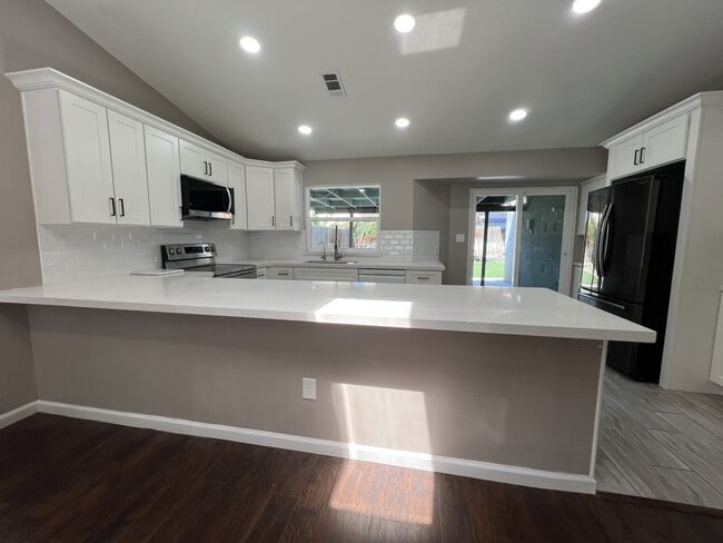 Building Photo - 3901 Starwood Ln