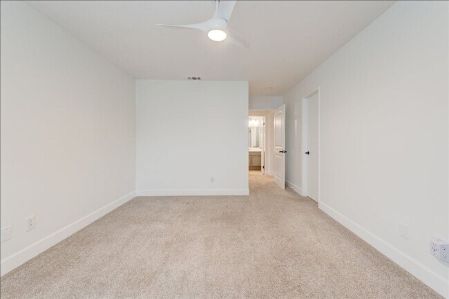 Building Photo - 467 Camino Verde
