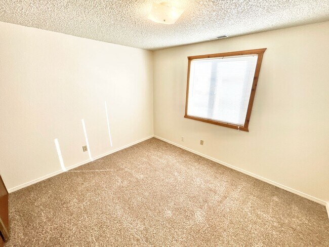 Building Photo - 3047 Kane St