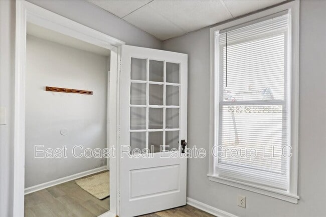 Building Photo - 805 S Potomac St