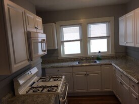 Building Photo - 64 Endicott St
