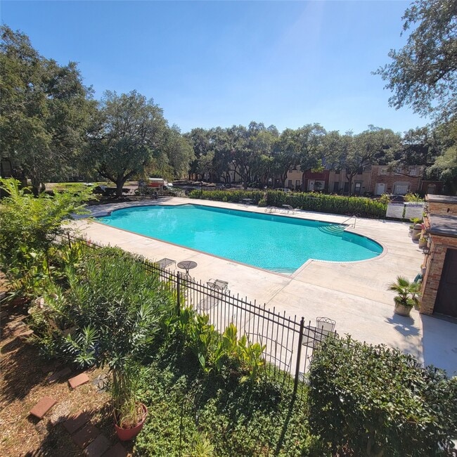 Building Photo - 11649 Chimney Rock Rd