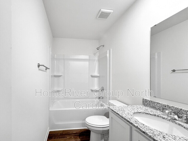 Building Photo - 175 Pine Needle Dr