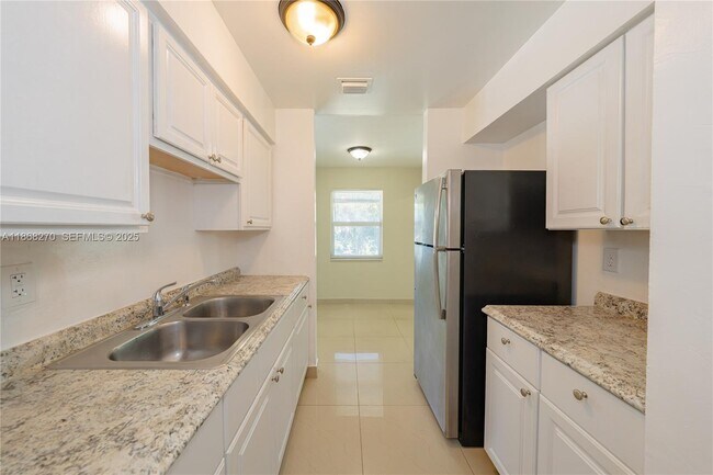 Building Photo - 938 Northern Dr