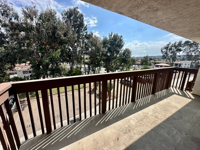 Building Photo - 2 Bedroom Condo in Mission Valley!