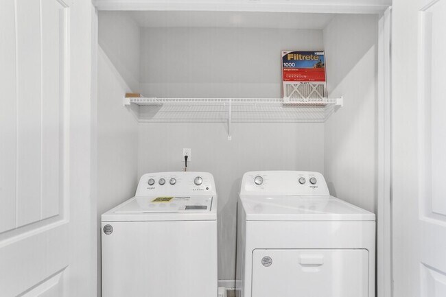 Building Photo - 7122 Chara Ln