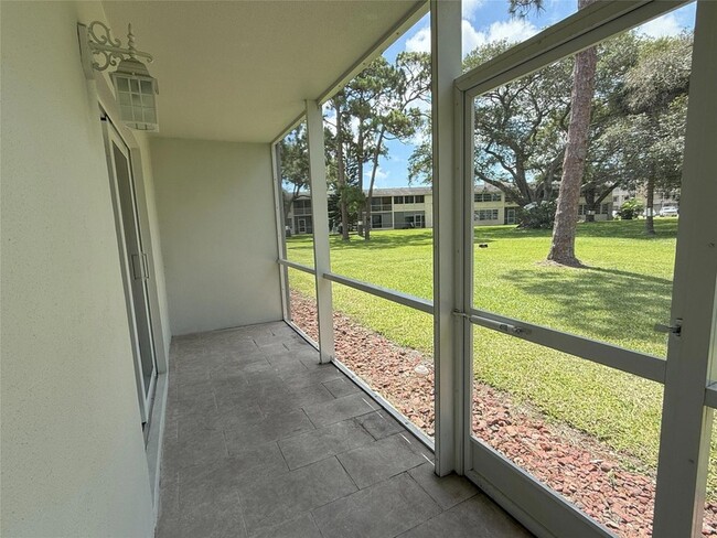Building Photo - 28 Ventnor Dr